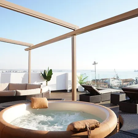 Above Premium Rooftop Lejlighed