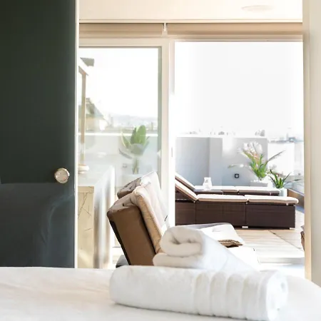 Above Premium Rooftop Апартаменты
